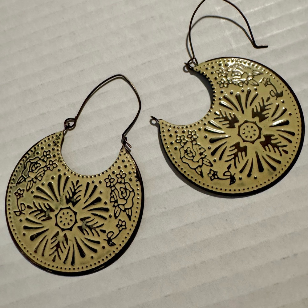 Elegant Floral Gold Earrings